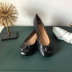 Nurture Ballet Flats-.5in, Black w/ Buckle, Size 9